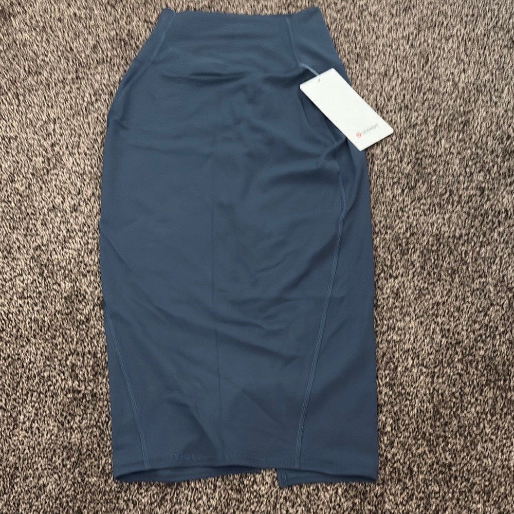 Lululemon Nulu Slim HR Skirt